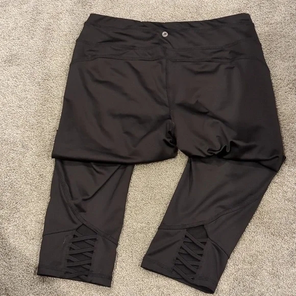 Capri Leggings - Picture 3 of 7